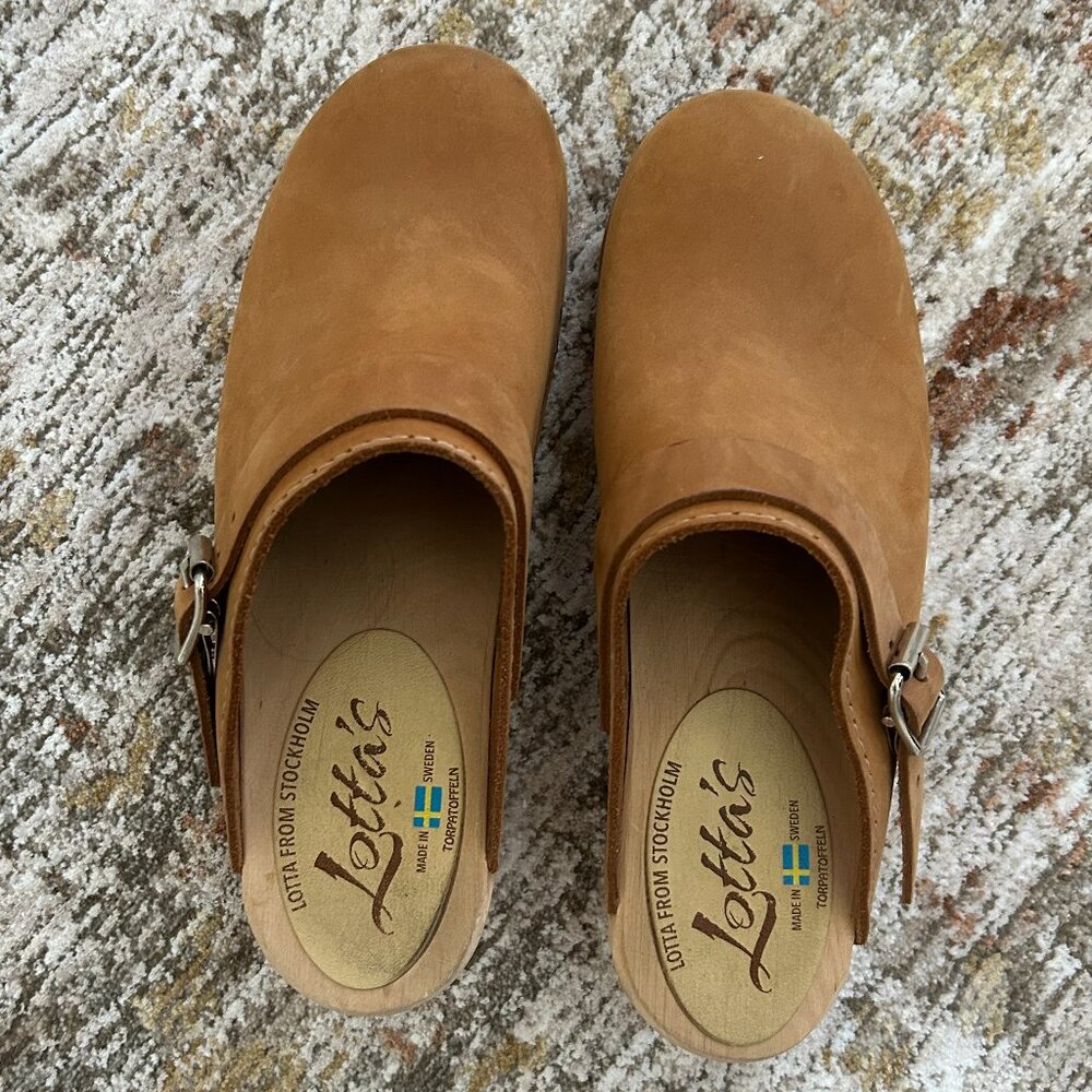 Lotta's from Stockholm Classic Brown/Tan Clogs in Oiled Nubuck (size 38)